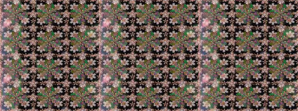 Siyah üzerine çiçekler. Raster hisseleri. Suluboya, elle çizilmiş. Kusursuz arkaplan deseni.