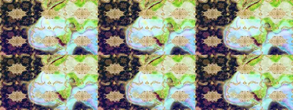 Duvar kâğıdı için altın süslü bir illüstrasyon. Doğu tarzında klasik tasarım öğesi. Süslü dantel iz sürücü. Tarafsız renkler üzerine geleneksel Arapça dekor. Çiçek süslemeli Raster eskiz deseni.