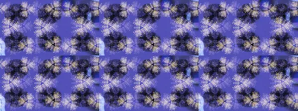 Yeni yıl kar tanesi. Düz kar karalama ikonları, kar taneleri mor, mavi ve nötr renkler Noel afişi, kartlar. Güzel soyut kar taneleri raster tasarımı..