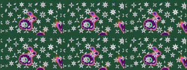 Suluboya elle çizilmiş çiçek desenli eskiz deseni. Parlak renkli fantezi çiçekleri, yapraklar, yeşil renkli tomurcuklar.