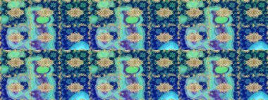İslam tasarımı. Raster altın tekstil baskısı. Çiçek kiremitleri. Altın elementlerle mavi renklerde altın desen. Çizim desenli oryantal süs.