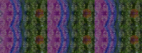 Ağaç dallı bahar çiçekleri ile desen, çiçek siluetiyle yeşil renkler. Raster deseni.