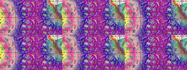 Mor, mor ve nötr renkte çiçeklerle çizilmiş çiçek deseni. Mor, mor ve nötr renkler üzerine suluboya tarzında çiçekler.