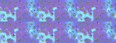 Çok renkli, zarif küçük çiçekler ve mor renkli komik böcekler, raster deseni, illüstrasyon..