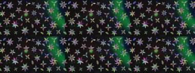 Çiçekli karalama şeklinde Raster çiçek deseni. Gri renkli çiçekler. Nazik, narin çiçek arkaplanı.