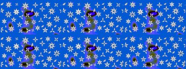 Mavi renkli çiçekler. Yumuşak, bahar çiçekli arka plan. Raster çiçek desenli ve çiçekli..