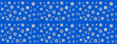 Suluboya tarzında mavi renkli çiçekler. Suluboya çizim kalıbı. Çiçek izi.