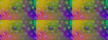 Parmak izi, kumaş, duvar kâğıdı, tekstil için raster dokusu. Nakış desenli çiçek deseni. Renkli grunge, yakut yeşil çiçeklerle soyut arkaplanı zenginleştirir.