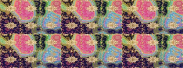 Gri renklerdeki altın element. Barok tarzında altın çiçek süsü. Antika altın tekrarlanabilir duvar kağıdı. Damask çizim şablonu yineleniyor.