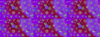 Mor renkler ve parlak çiçekler üzerine soyut çizim deseni. Çiçeksel elementlerle süslenmiş zarif raster dokusu. Küçük çiçekte şirin bir çiçek deseni var..