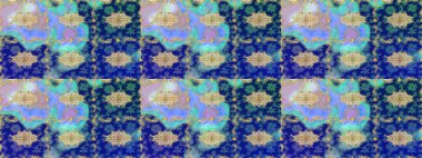 Altın elementlerle mavi renklerde altın desen. Düz elle çizilmiş klasik koleksiyon. Arkaplan, kumaş, altın duvar kağıdı. Raster altın eskiz deseni.