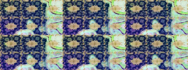 Çiçek süsü kumaş deseni, cam, altın elementli mavi renklerde çiçek desenli metal. Klasik Raster altın eskiz modeli..