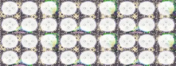 Kutlamanın sembolü. Kar tanesi kışı nötr, gri ve bej renklerde izole edilir. Noel tasarımı için. Raster illüstrasyonu. Tarafsız, gri ve bej renkli ikon silueti. Yeni yıl işareti.