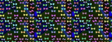 Gri renkleri yakın görüntüle. Sanat retro seramik seramik tasarım tarzında serbest ve doğrusal el çizimi logo. Tatlı yaban sineği altıgenleri, yavaşça gri arkaplanda izole edilmiş..