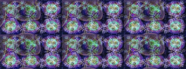 Raster illüstrasyonu. Mor, gri ve mavi kar taneleri. Kar tanelerinin soyut arkaplanlı Noel şablonu. Noel ve Yeni Yıl moda baskıları için tatil tasarımı.