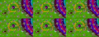 Kumaş desenli papatya çiçeği detayı. Yeşil renkte çiçekler.