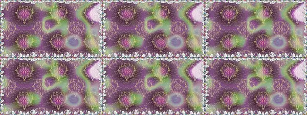 Çiçeksel elementlerle süslenmiş zarif raster dokusu. Mor renkler ve parlak çiçekler üzerinde soyut, pürüzsüz desen. Küçük çiçekte şirin bir çiçek deseni var..