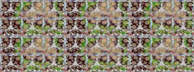 Kusursuz desenli, bej renkli parlak çiçekli halı..