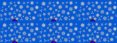 Suluboya tarzında mavi çiçekli zarif eskiz deseni, tasarım elementleri. Düğün davetiyeleri için çiçek deseni, tebrik kartları, hatıra defteri, baskı, hediye paketi, imalat. Düzenlenebilir.