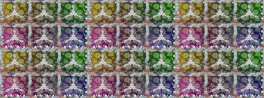 Tarafsız renklerde çiçekler. Küçük çiçekte sevimli çiçek deseni var..