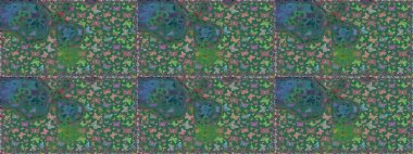 Kart, baskı ve davetiye için basit şirin bir desen. Nakış, egzotik kelebeklerle süslenmiş çiçeksiz desenler. Giysi tasarımı için mavi ve yeşil arka planda geleneksel Raster halk çiçekleri dekoru