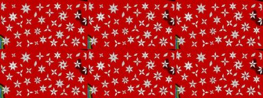 El çizimi. Çiçekli eskiz deseni. Suluboya çizimi. Kırmızı ve nötr renkte çiçekler.