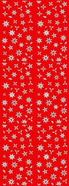 Kırmızı ve nötr renklerde çiçekler. Kumaş desenli papatya çiçekleri ayrıntıları.