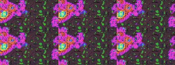 Klasik taslak çizimi. Çiçeksel kahverengi, mor ve yeşil pürüzsüz desen. Raster çiçek izi..