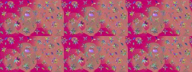 Pembe ve morumsu renkte çiçekler. Küçük çiçekte sevimli çiçek deseni var..