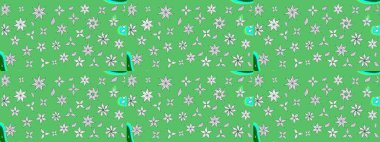 Raster illüstrasyonundaki çiçek desenli çizim. Suluboya tarzında yeşil ve beyaz renkte çiçekler.