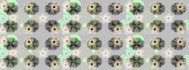 Çiçekli, suluboya desenli kusursuz çiçek deseni. Küçük çiçekte güzel bir çiçek deseni var. Raster deseni.