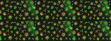 Üst manzara, yumuşak gri ve yeşil renk tarzı. Çiçek kompozisyonu, el boyası, hassas şablon. Manzaralı çiçek deseni. Sevgililer günü ve tebrik kartı konsepti için şık bir davet.