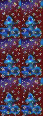 Çiçeksel çizim kalıbının yansıması. Vadinin çiçekleri mavi ve kırmızı renklerde.