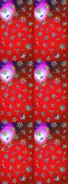 Kırmızı ve mor renkte çiçekler. Nazik, narin çiçek arkaplanı. Raster çiçek desenli ve çiçekli..