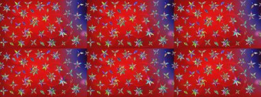 Suluboya elle çizilmiş çiçek desenli eskiz deseni. Parlak renkli fantezi çiçekleri, yapraklar, kırmızı ve mor renkli tomurcuklar ve kırmızı ve mor.