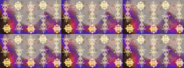 İllüzyon. Renkli bir arkaplanda izole edilmiş güzel bej, gri ve mor kar taneleri. Kar taneleri, kar yağışı. Düşen Noel stilize kar taneleri.