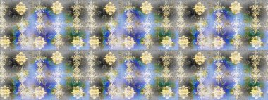 Gri, mavi ve nötr kar tanelerinin olduğu Noel kartı gri, mavi ve nötr renklerde. Kar taneleri arka planda. Kış kartı Mutlu Noeller, yeni yıl ve mutlu bayramlar..