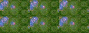 Güzel, parlak, pürüzsüz kumaş, tuval. Çiçek çelengi. Eski moda arka plan. Kıvırcık, parlak örgü. Raster illüstrasyonu. Şablon, pürüzsüz, çiçekli kenar..