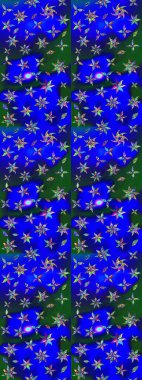 Suluboya, elle çizilmiş. Eskiz arkaplan modeli. Mavi ve yeşil yapraklı yabani çiçekler. Raster illüstrasyonu.