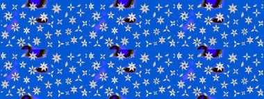 Çiçek desenli çizim. Mavi ve nötr renklerde Asya tekstil tarzında. Raster illüstrasyonu.