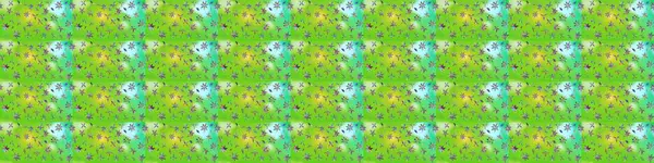 Elle çizilmiş sonbahar çiçeği deseni. Yeşil ve nötr renklerde çiçekler. Tekstil ve kapak tasarımı için mükemmel. Doodle tarzı. Renkli yeşil ve nötr çizim deseni.