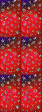 Kırmızı ve kahverengi renkte çiçeklerle çizilmiş çiçek deseni. Suluboya tarzında kırmızı ve kahverengi renkte çiçekler.