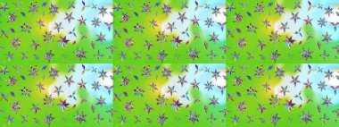 Kumaş, duvar kağıdı ve kağıt üzerine baskı yapmak için gelişen arka plan. Moda arka planında parlak buketler. Raster illüstrasyonu. Eski usul küçük çiçekli şirin bir eskiz deseni..