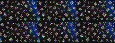 Gri ve mavi renkte çiçekler. Çiçekli karalama şeklinde Raster çiçek deseni. Nazik, sevimli çiçek arkaplanı..