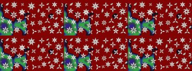 Kumaş desenli papatya çiçeği detayı. Kırmızı ve nötr renkte çiçekler.