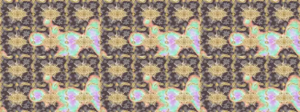 Kahverengi renklerde ve altın elementlerle geleneksel altın sarısı desen. Barok tarzında eskiz doğulu süsü..