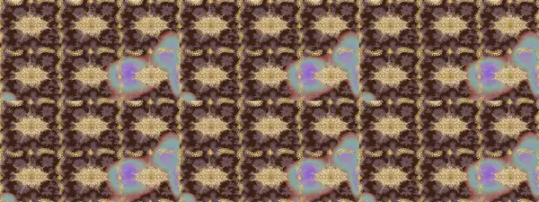 Sembol bayramı, yeni yıl kutlamaları, altın desenler. Noel Altın Kar Tanesi eskiz modeli. Kış kar dokusu duvar kağıdı. Kahverengi renkte altın kar taneleri.