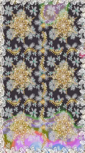 Gri renkli ve altın elementli altın desenli. Süslü raster dekorasyonu. Barok tarzında duvar kağıdı tasarımı için kusursuz damaske deseni arkaplanı.