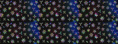 Raster çiçek desenleri çiziyor. Vadinin çiçekleri gri ve mavi renklerde.