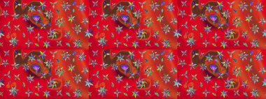 Raster düz çiçek çizim deseni. Hediye ambalaj kağıdı, tebrik kartları, posterler ve pankart tasarımı. Kırmızı ve kahverengi renkte çiçekler.